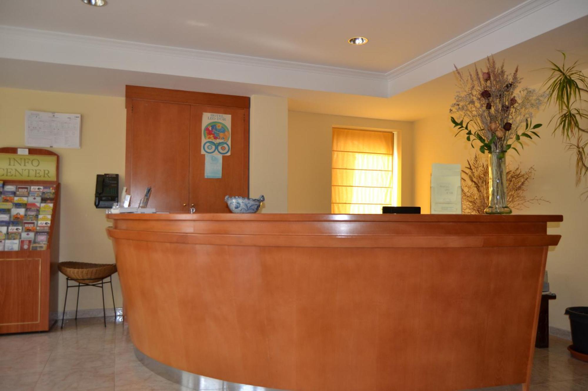 Hostal Leo D'Or Cala D´Or エクステリア 写真